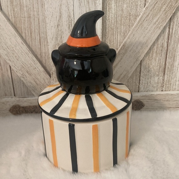 Potter’s Studio Halloween Black Cat Small Canister - Picture 3 of 8